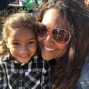 Meet your Posher, Sharlaina